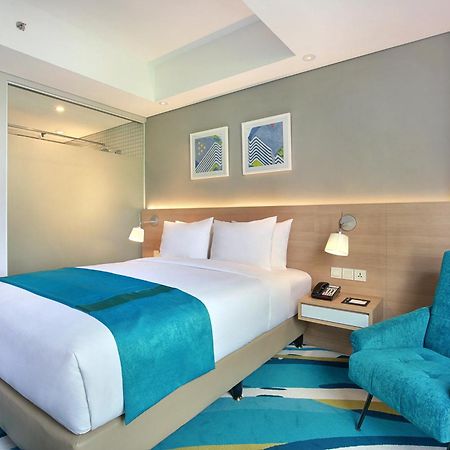 Holiday Inn Express Jakarta Wahid Hasyim By Ihg Buitenkant foto