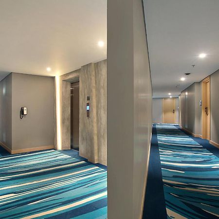 Holiday Inn Express Jakarta Wahid Hasyim By Ihg Buitenkant foto
