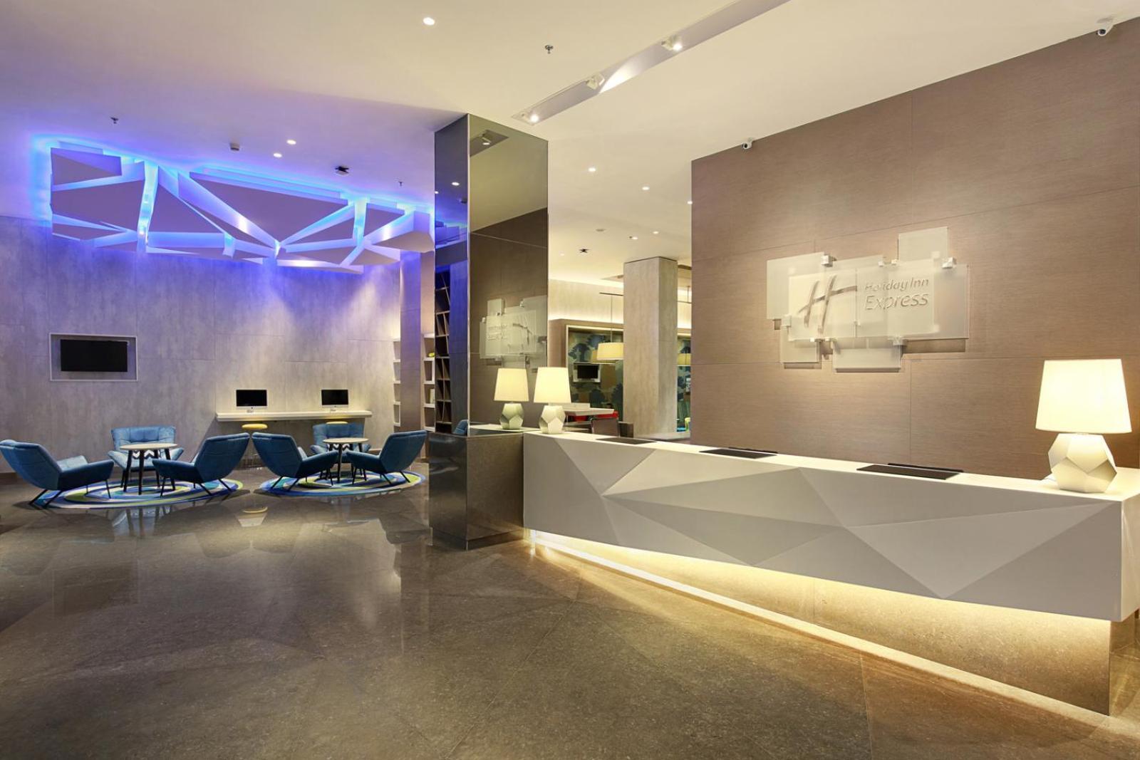 Holiday Inn Express Jakarta Wahid Hasyim By Ihg Buitenkant foto