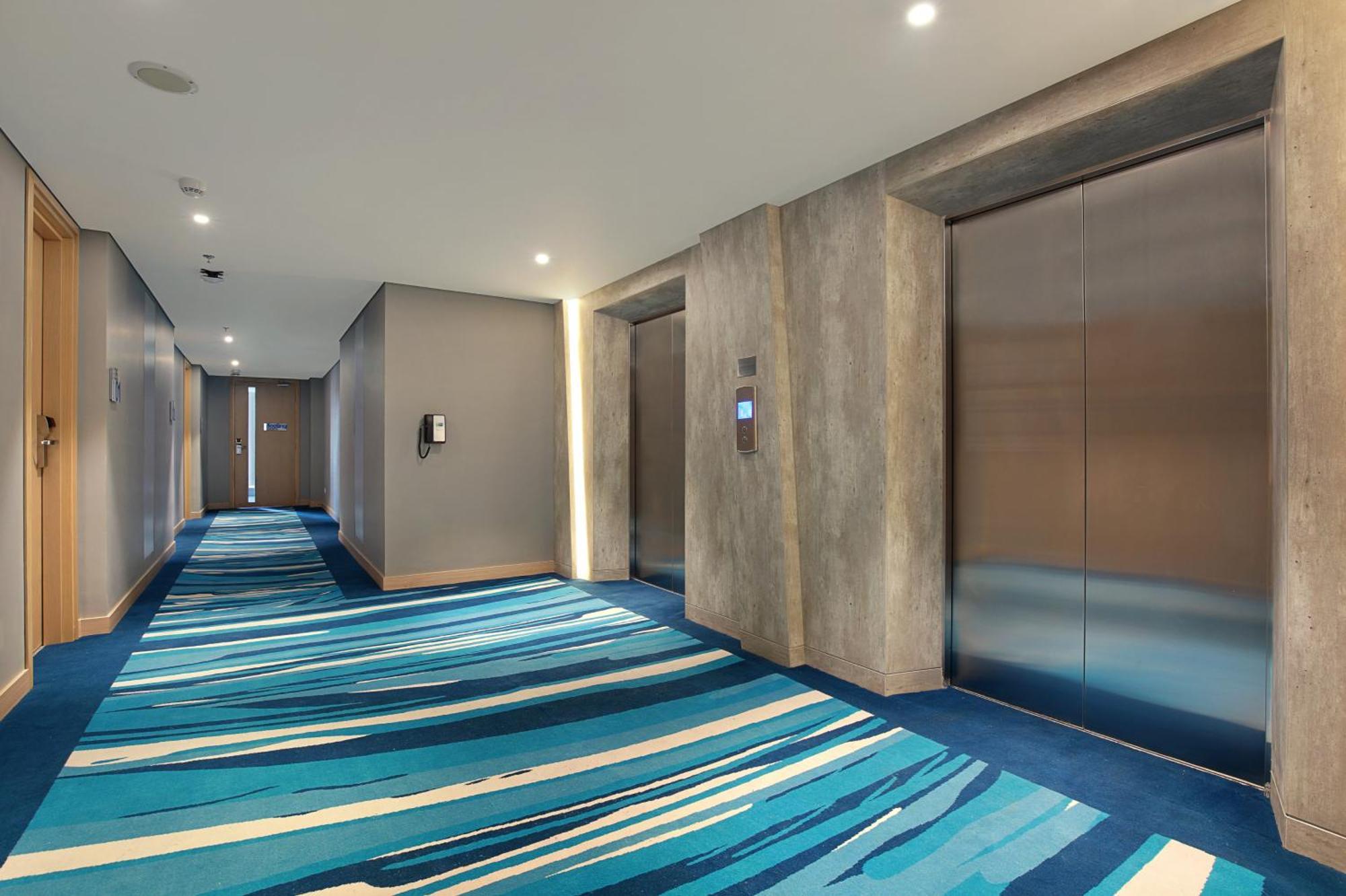 Holiday Inn Express Jakarta Wahid Hasyim By Ihg Buitenkant foto