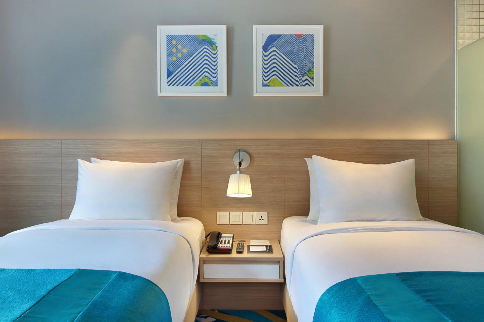 Holiday Inn Express Jakarta Wahid Hasyim By Ihg Buitenkant foto