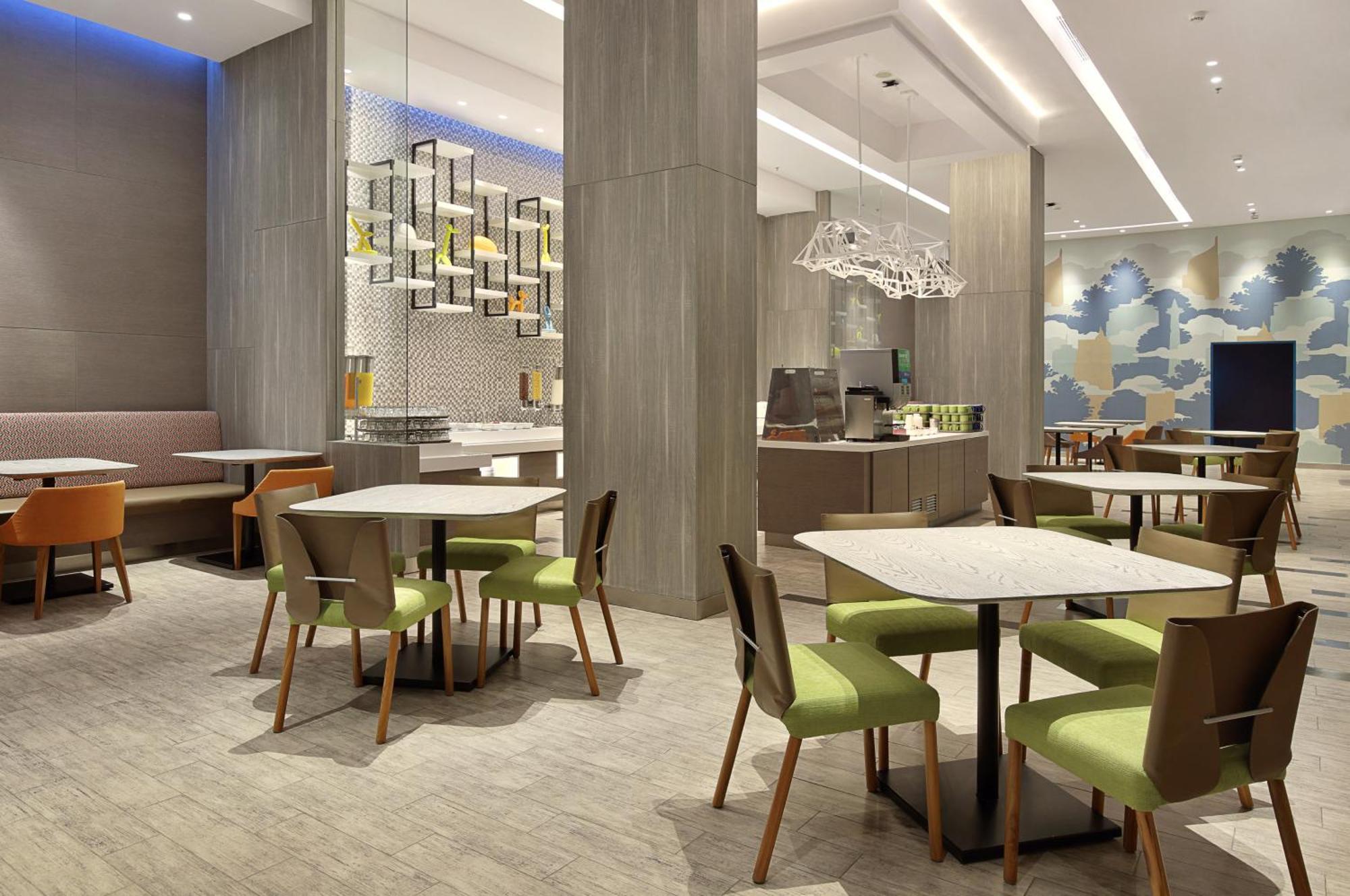 Holiday Inn Express Jakarta Wahid Hasyim By Ihg Buitenkant foto