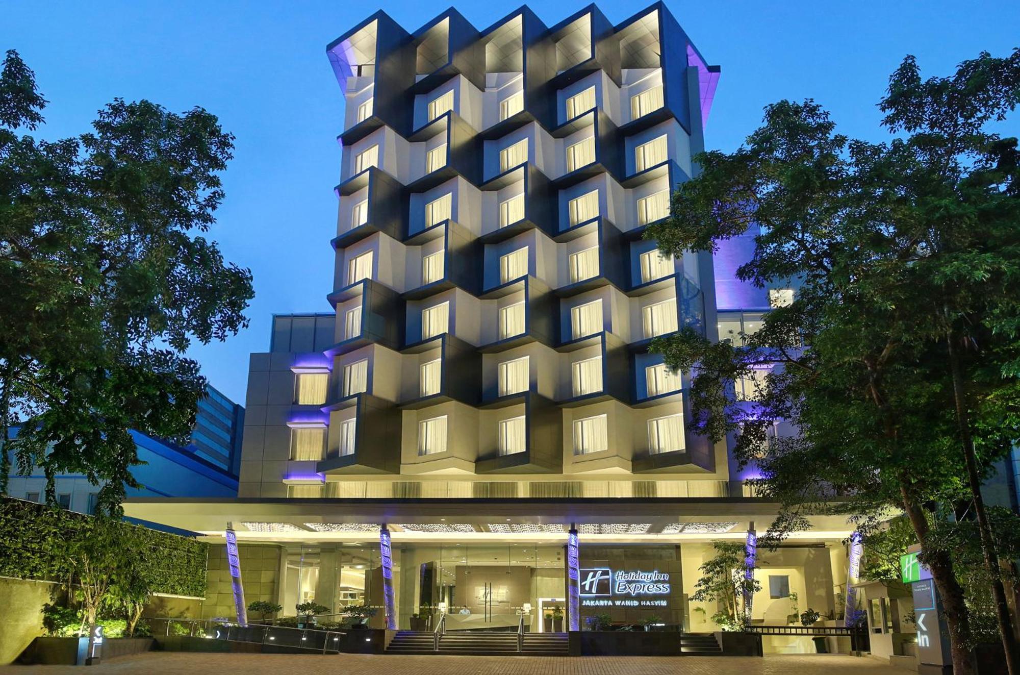 Holiday Inn Express Jakarta Wahid Hasyim By Ihg Buitenkant foto