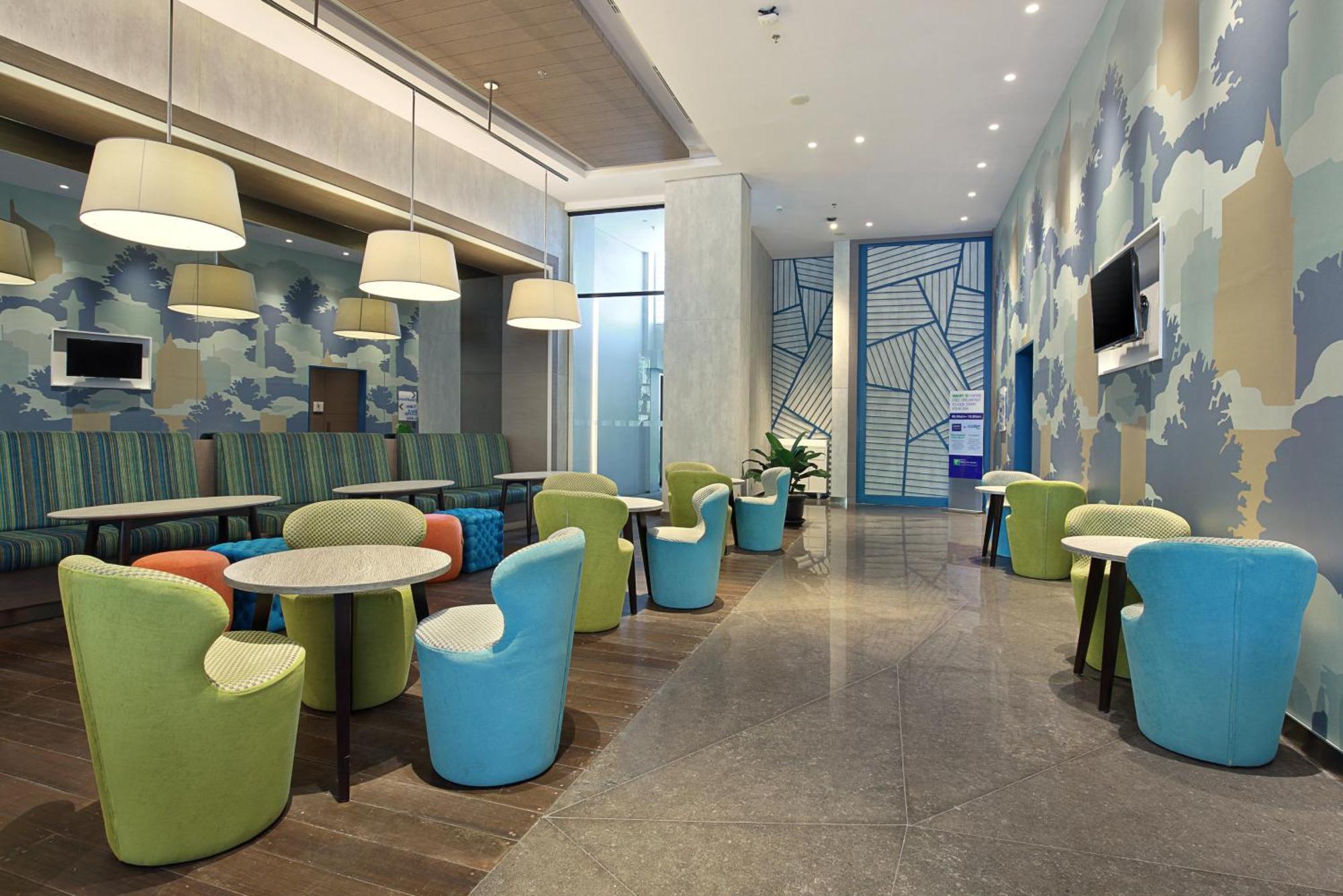 Holiday Inn Express Jakarta Wahid Hasyim By Ihg Buitenkant foto