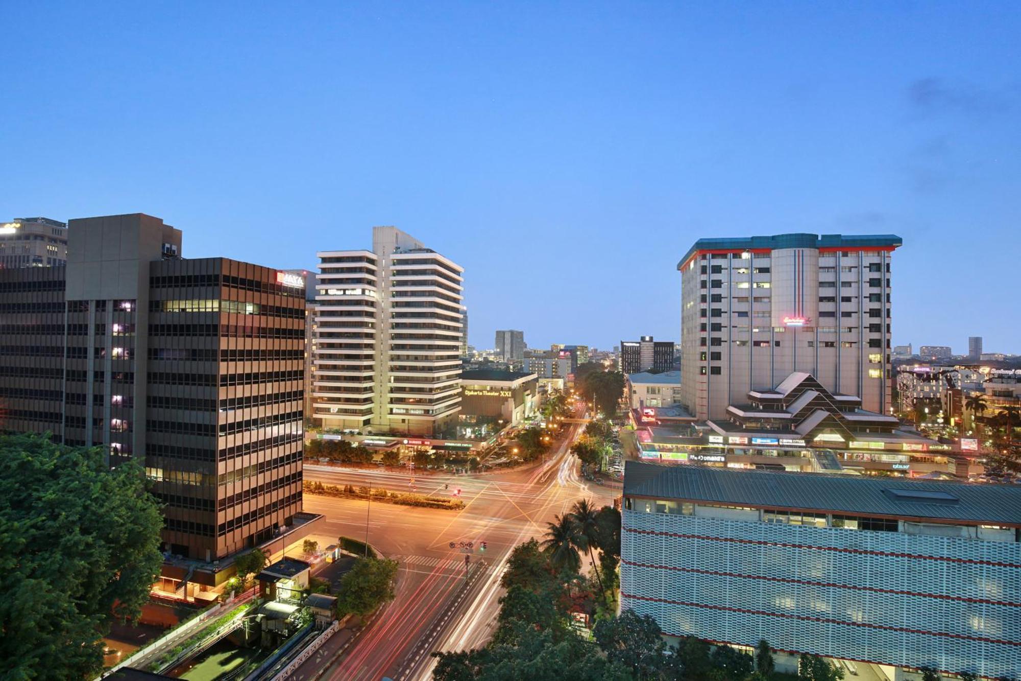 Holiday Inn Express Jakarta Wahid Hasyim By Ihg Buitenkant foto