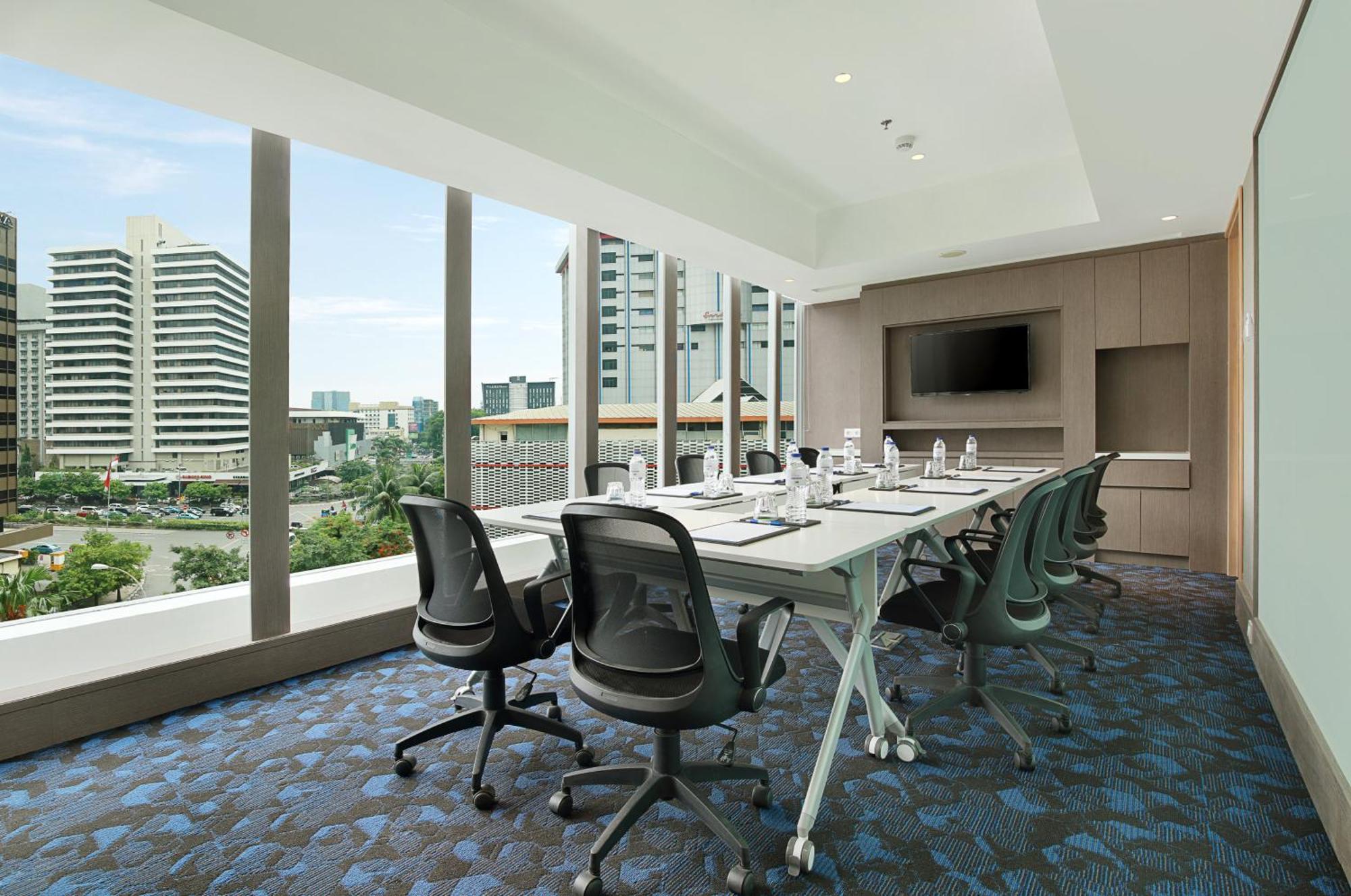 Holiday Inn Express Jakarta Wahid Hasyim By Ihg Buitenkant foto
