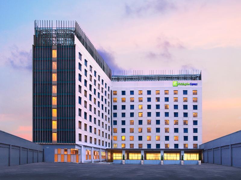 Holiday Inn Express Jakarta Wahid Hasyim By Ihg Buitenkant foto