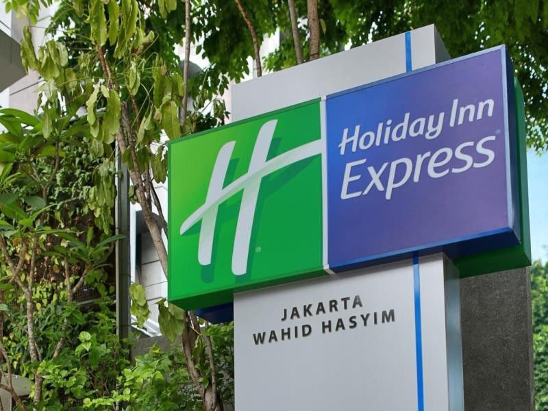 Holiday Inn Express Jakarta Wahid Hasyim By Ihg Buitenkant foto